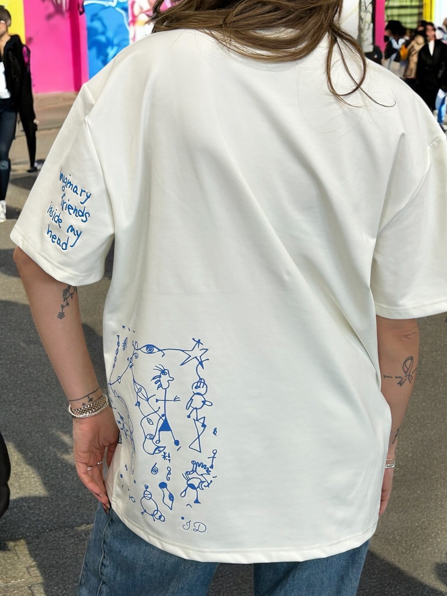 T SHIRT IMAGINARY FRIENDS  image 1